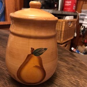 Pear canister